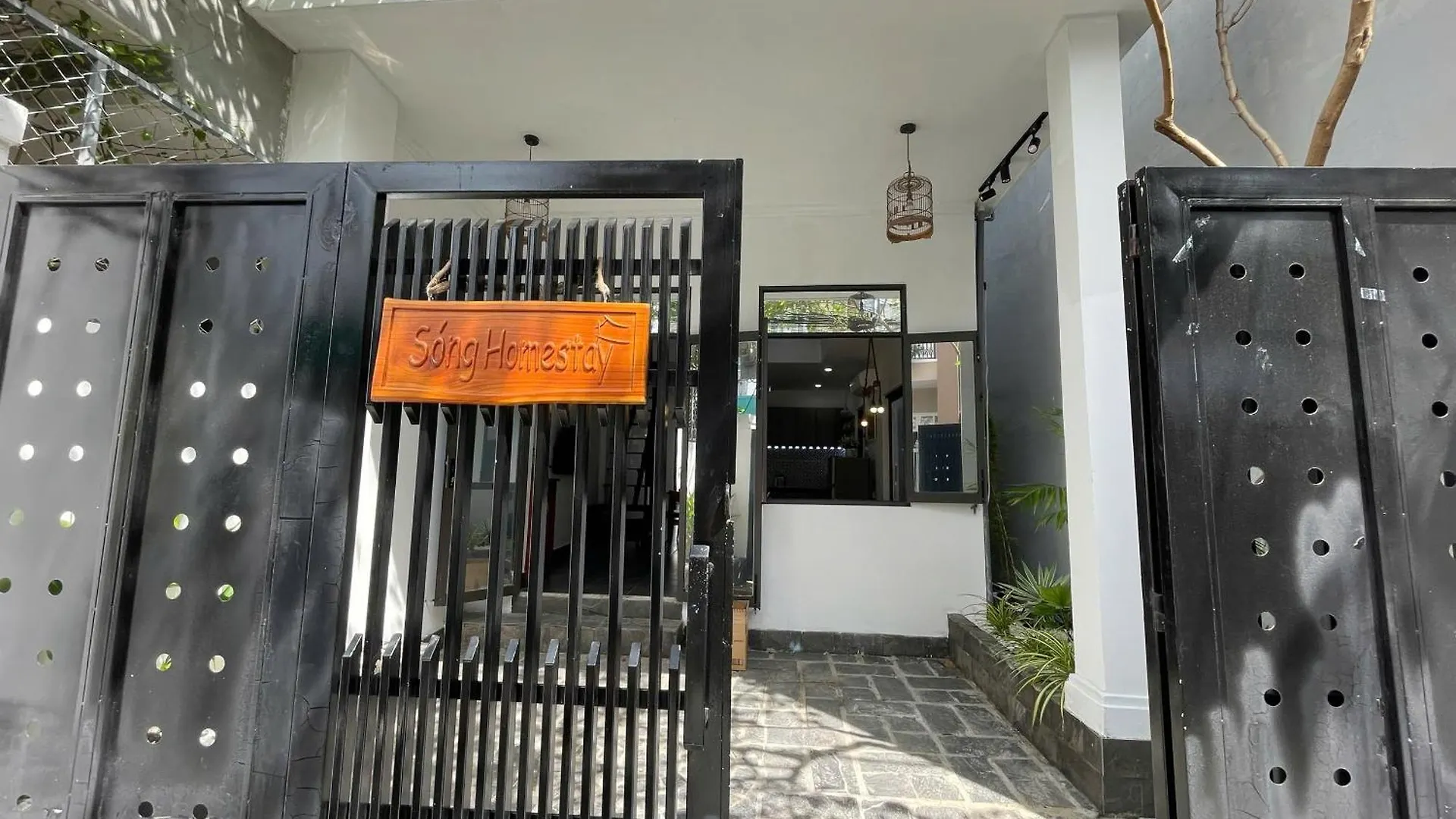 Relaxing Beachfront Home Da Nang, Netlfix, Private Holiday home