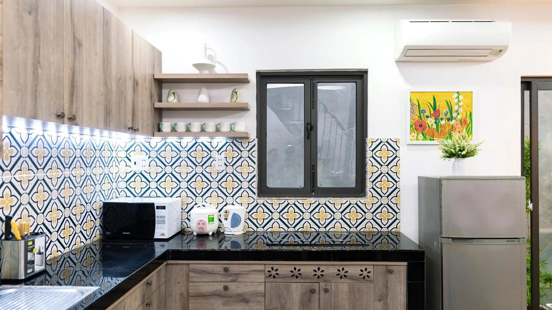 Relaxing Beachfront Home Da Nang, Netlfix, Private